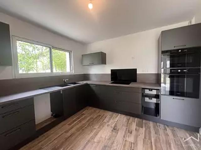 Locunolé 29310 Location maison 5 pièces t5