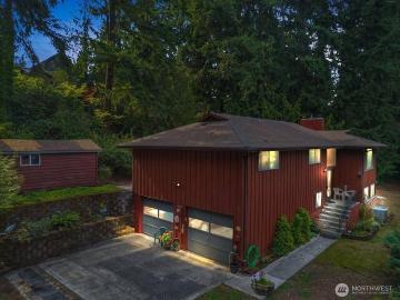 Locust Ext E, Bonney Lake, Home For Sale