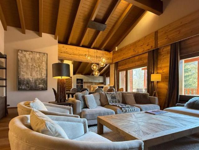 LOC 204 PALM SPRINGS ATTIQUE