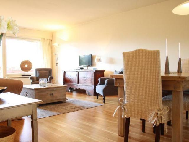 LOC 76 AMBASSADOREN A