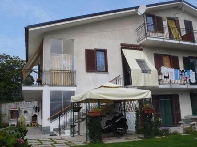 loc casone 10 vani 240mq