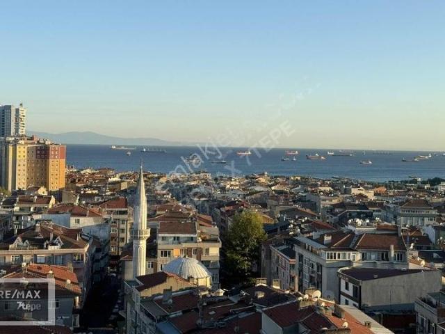Loca Mahal'de Deniz Manzaralı Satılık