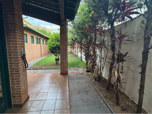 Locação Casa Terrea 500mts 04 Quartos no Jardim Sumaré Ribeirão Preto/SP
