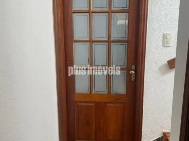 Locação casa assobradada em Chácara Santo Antônio