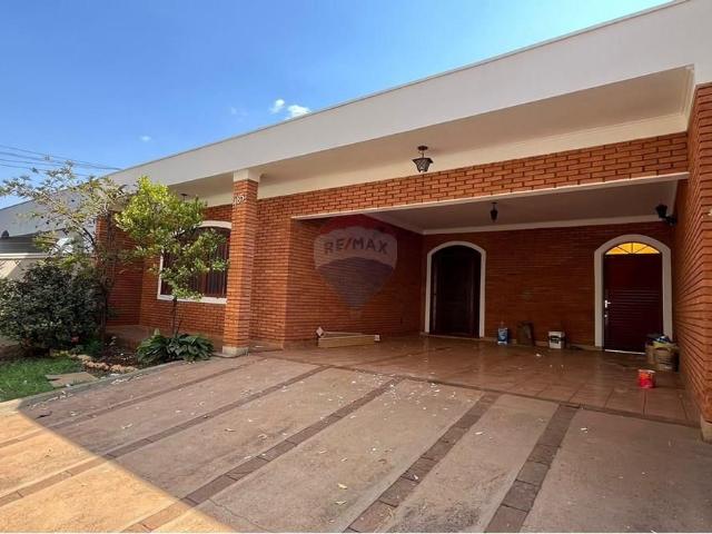 Locação Casa de 265mts 03 Dormitórios sendo 01 Suíte no jardim Paulista em Ribeirão Preto/SP