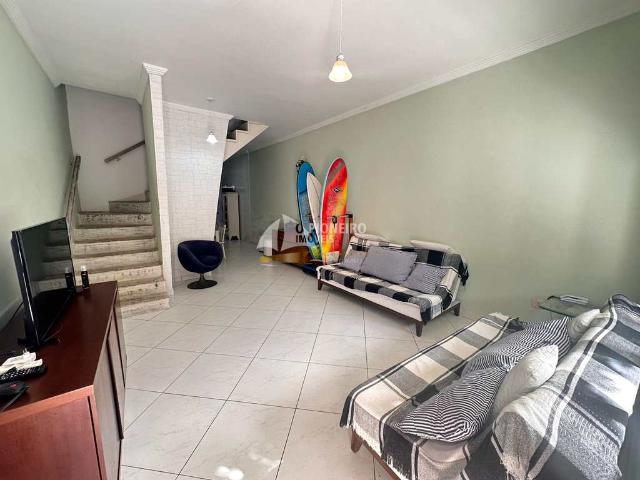 Locação anual: casa em condomínio na praia de Juquehy!