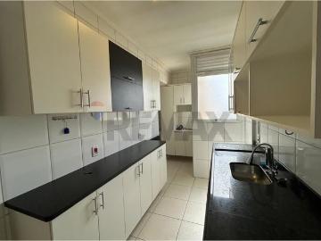 Locação de Apartamento com 3 quartos, 2 banheiros, 1 vaga I Área de lazer com piscina