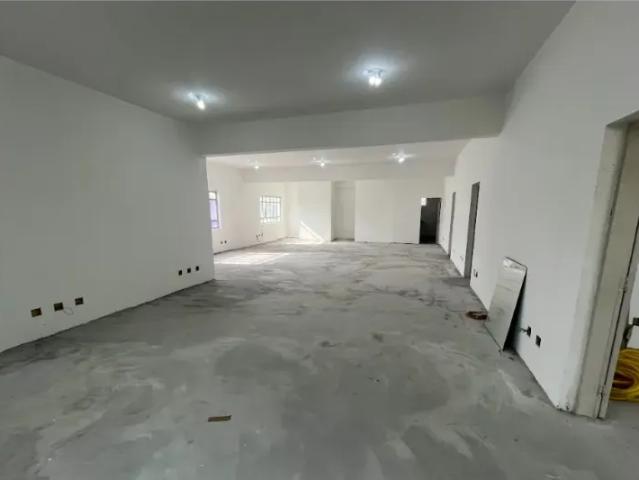 Locação de Prédio Comercial Espaçoso e Versátil! Vila anastacio