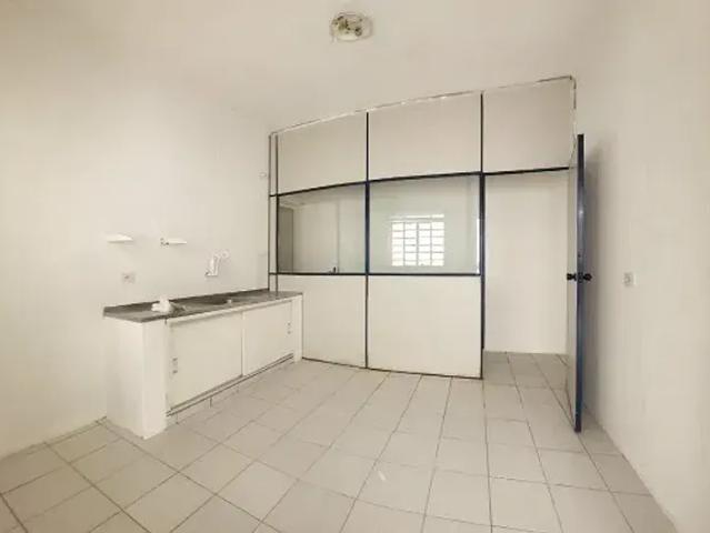 Locação lapa casa térrea 150m2 á. C 07 salas cozinha área externa 02 vagas!