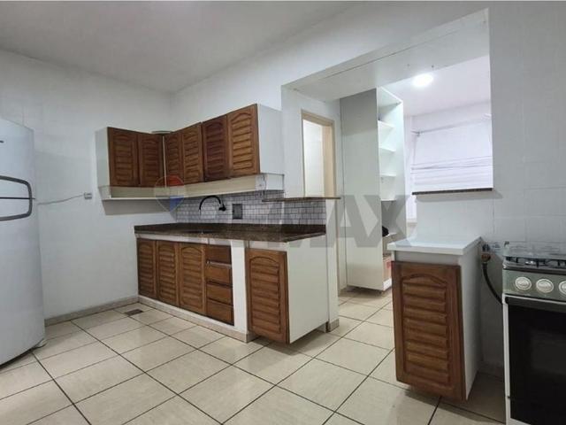 Locação no Quebra como 2 quartos + escritorio