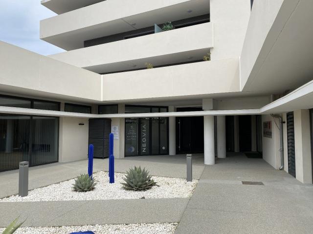 Local 65m2 Carrefour RT de Canet proche Carreuros d'OR