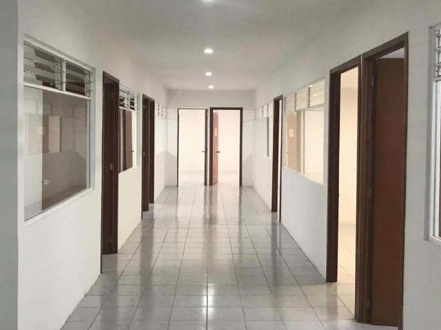 Local ubicado en Avila Camacho, Col. Centro xalapa, 800m2