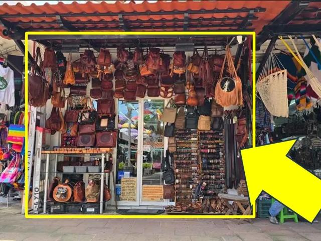 Local y mercancia en venta sobre Malecon de Puerto Vallarta
