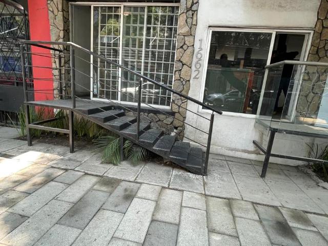 Local a pie de calle en Insurgentes Sur
