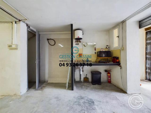 LOCAL A USAGE D'ATELIER/STOCKAGE PROCHE GAMBETTA