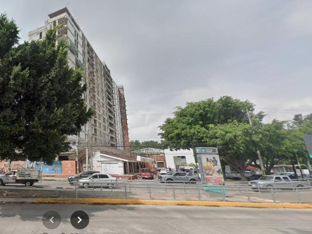 Local al Lado del Rastro de Guadalajara sobre Gobernador Curiel, en venta de 181 m2 a 301 m2