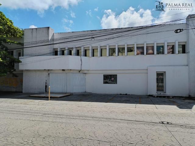 Local amplio comercial en Renta con excelente ubicaci?n y gran capacidad operativa