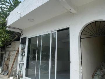 Local amplio en Renta en Playa del Carmen en Av. Ctm