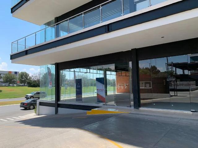 LOCAL ANCLA EN VENTA LA RESERVA EL CAMPANARIO QUERETARO