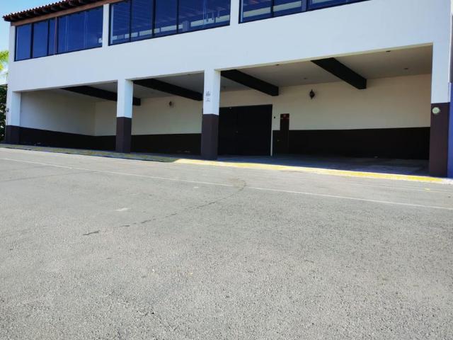 Local / Bodega en VENTA Quintas del Marqu?s, Qro