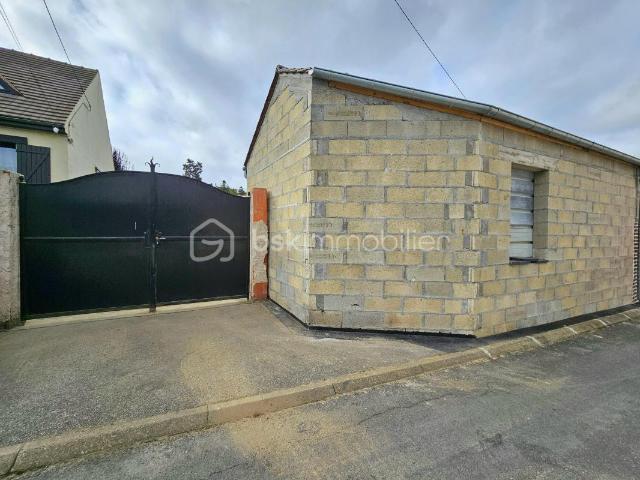 Local brut toiture et murs extérieur