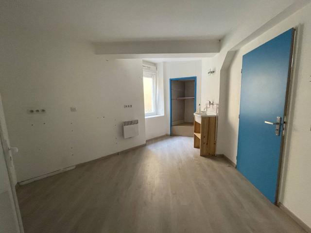 Local, Castres for rent at Castres