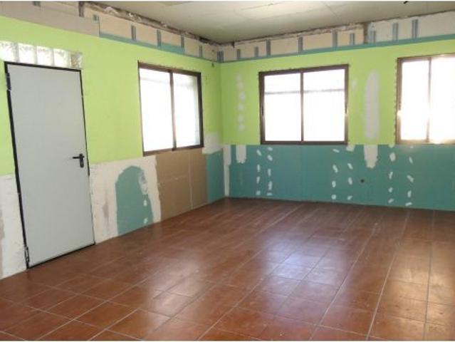 Local céntrico con sótano en Casetas Zaragoza. Referencia LO/04092024