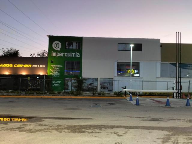 Plaza Comercial en Venta sobre Carretera Federal Playa del Carmen P4540