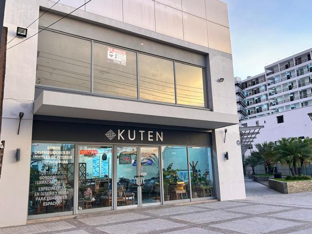 LOCAL COMERCIAL 15 EN PLAZA MARES