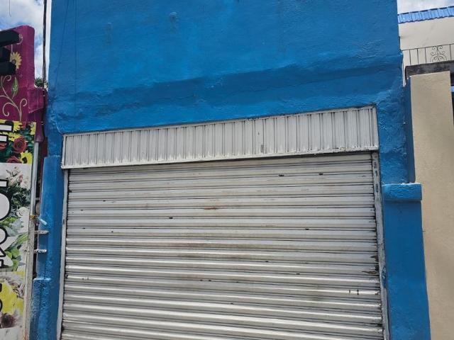 LOCAL COMERCIAL 25 M2 SOBRE LA AV. ITZAES Y FRENTE AL EX HOSPITAL HORAN, M?RIDAHORAN