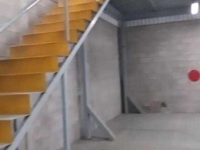 LOCAL COMERCIAL CON MEZZANINE EN RENTA EL SANTUARIO IZTAPALAPA