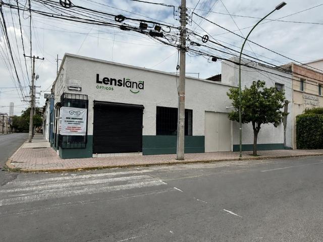 LOCAL COMERCIAL CON BODEGA Y OFICINAS EN RENTA EN SANTA TERESITA