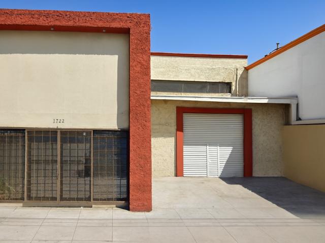 LOCAL COMERCIAL CON BODEGA EN AV. LOPEZ MATEOS 1722 SUR