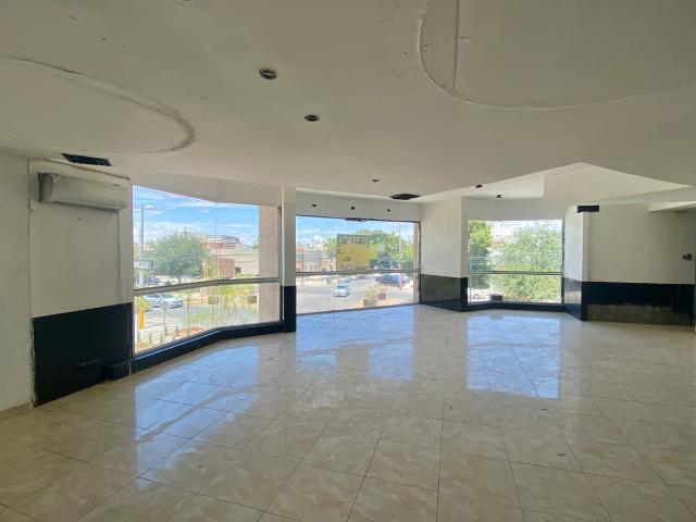 Local comercial con espectacular vista en centro de Torreón