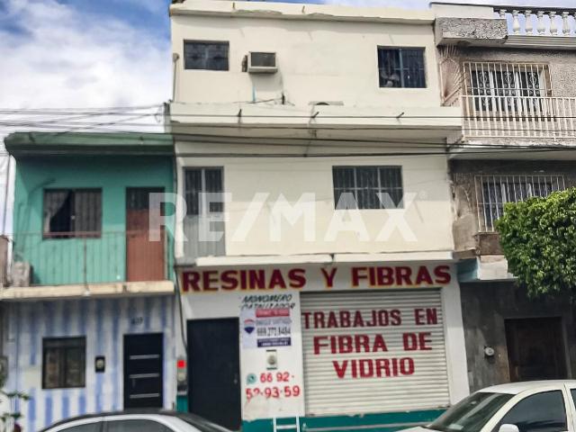 Local Comercial con 2 Departamentos, sobre Av. Gutiérrez Nájera