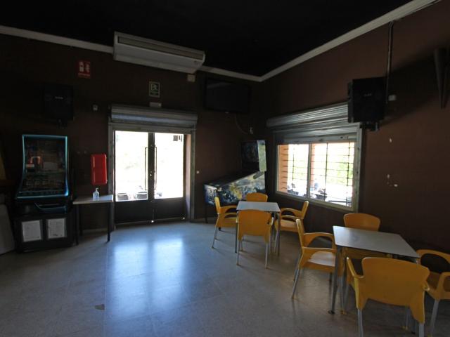 & 13 166m² Orba