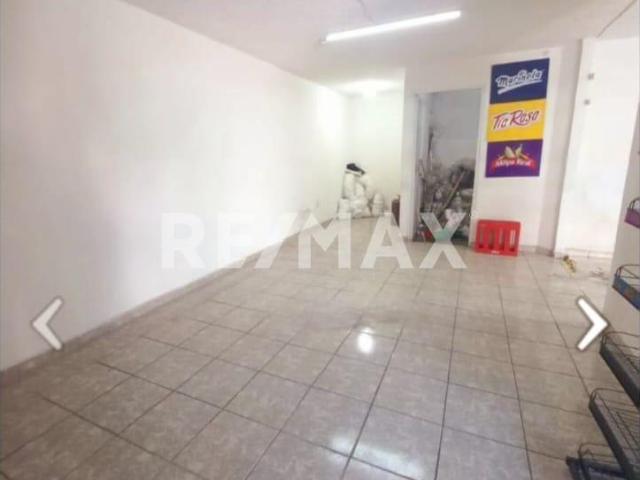 LOCAL COMERCIAL AVENIDA PRINCIPAL FUENTES DE BALVANERA GUANAJUATO
