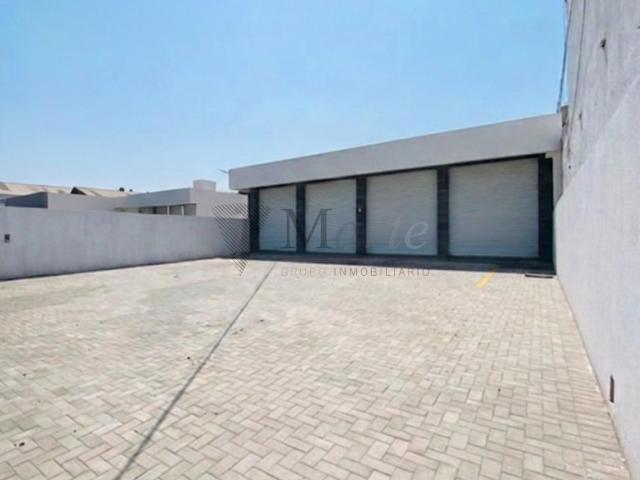 LOCAL COMERCIAL DE 230 M2 SOBRE AV. PRINCIPAL EN CORREGIDORA, QUERETARO