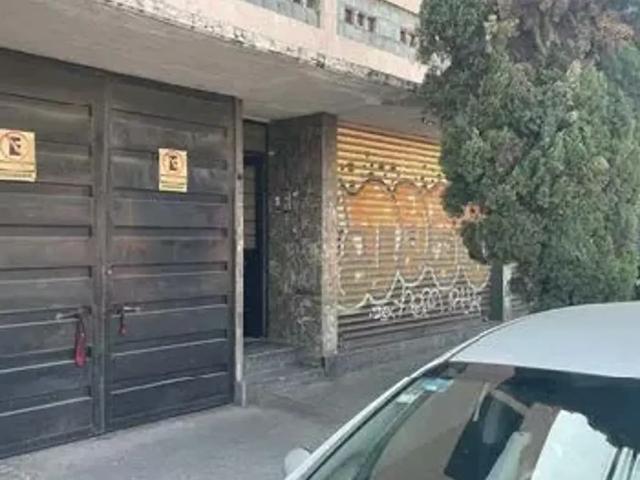 LOCAL COMERCIAL DE 49 M2 SE HABILITARIA LA CORTINA Y TECHARIA PARA DEJARLO LISTO