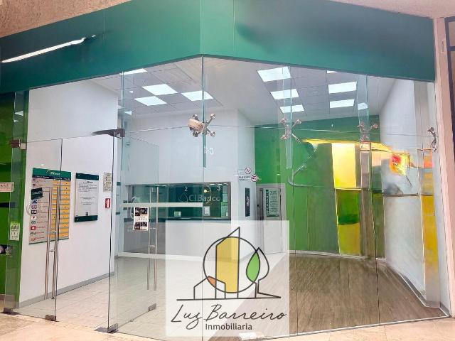 Local Comercial de 90 m? Ideal para Sucursal Bancaria en Centro Comercial de Alt