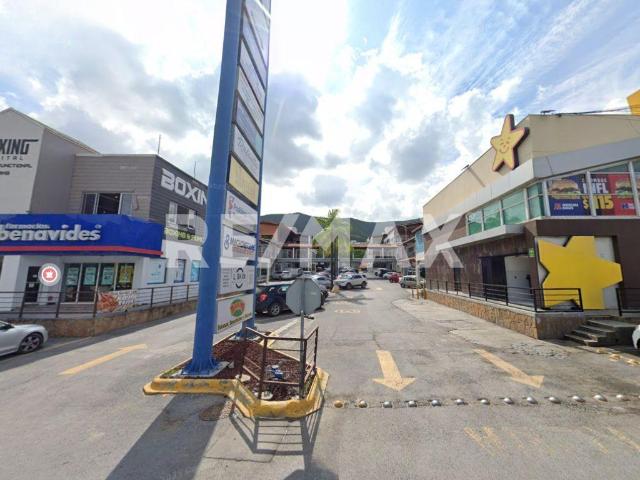 Local comercial en Carretera Nacional, Plaza Remax en Monterrey