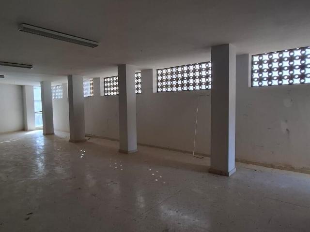 LOCAL COMERCIAL EN CARRIZO DE LA RIBERA