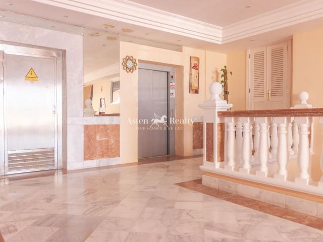 Local comercial en Acantilados de los Gigantes. 367m² De la Arena