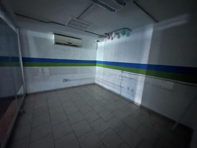 Local Comercial en Glorieta La Luna, Av. Plan de Ayala