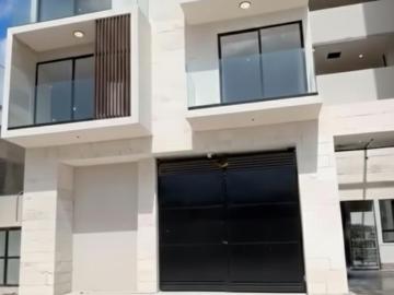 Local Comercial en el Rooftop en Av Huayacan