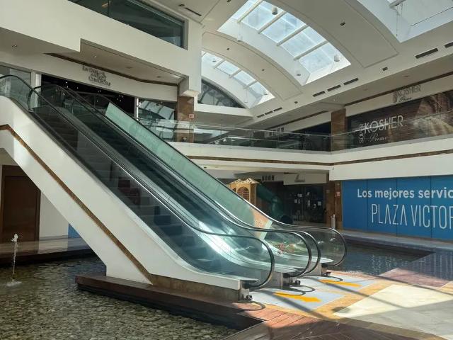 Local comercial en Interlomas con mantenimiento incluido