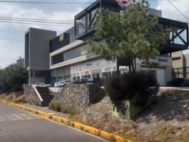 LOCAL COMERCIAL EN LERDO DENTRO PLAZA COMERCIAL CON ACCESO DIRECTO A NIVEL CALLE