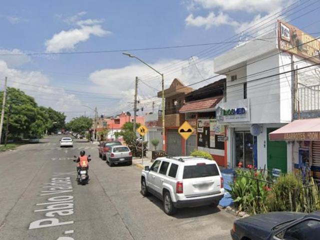 Local comercial en san joaquin frente a hospital en Guadalajara | Remate bancario para inversionista