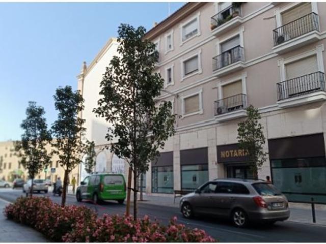LOCAL COMERCIAL EN PLANTA BAJA Y VIVIENDA EN PRIMERA PLANTA. URB. VIRGEN BELLA