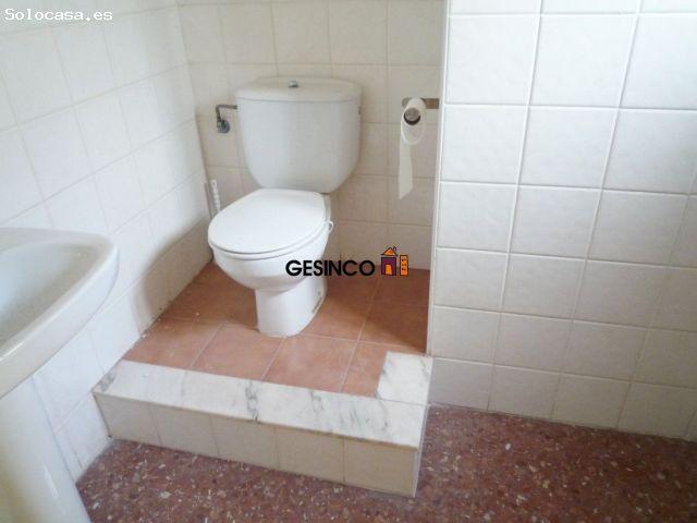 LOCAL COMERCIAL EN PLANTA ENTRESUELO EN VENTA Y ALQUILER